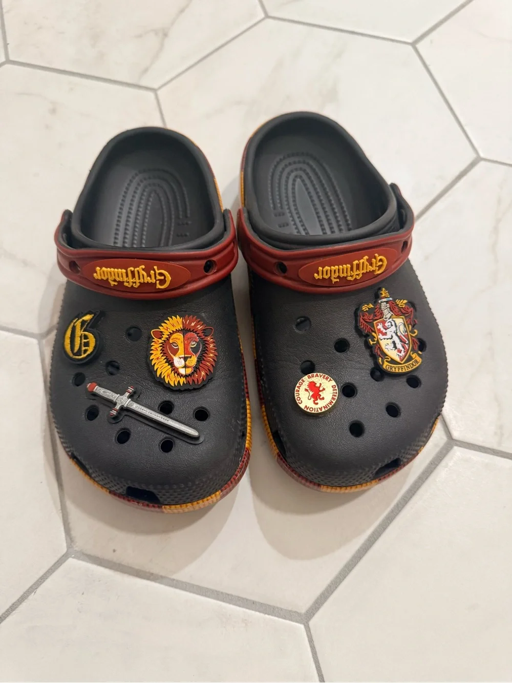 Crocs kids Black & Red Magical Gryffindor Clog Shoes j3